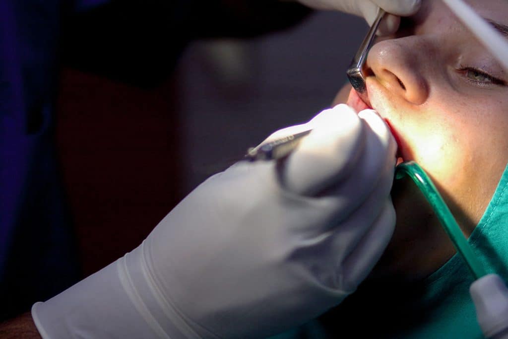 Retreatment vs Apicoectomy: Comparing Dental Treatment Options